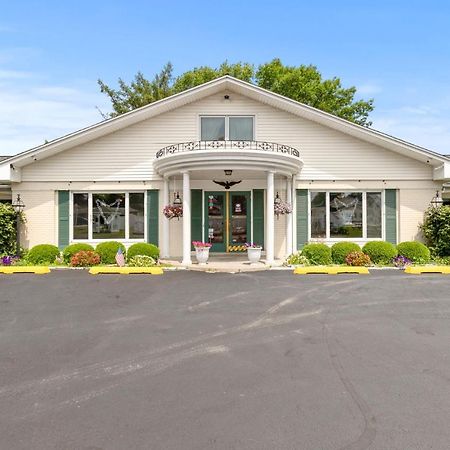 Glass House Inn Erie Near I-90 & I-79 Exterior photo