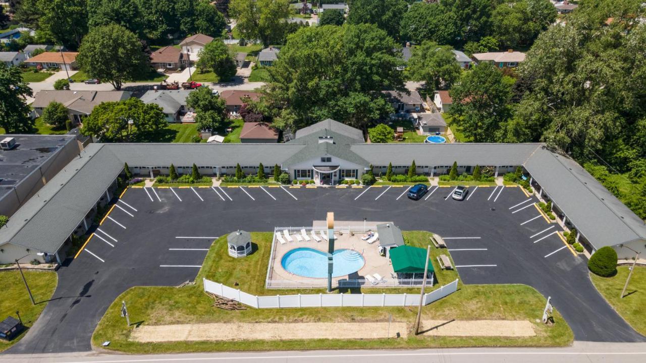 Glass House Inn Erie Near I-90 & I-79 Exterior photo