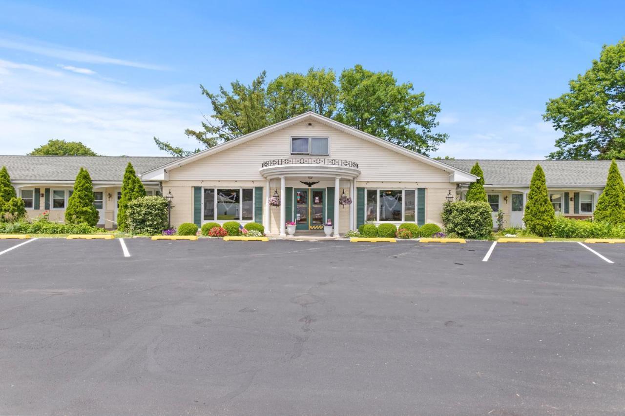Glass House Inn Erie Near I-90 & I-79 Exterior photo